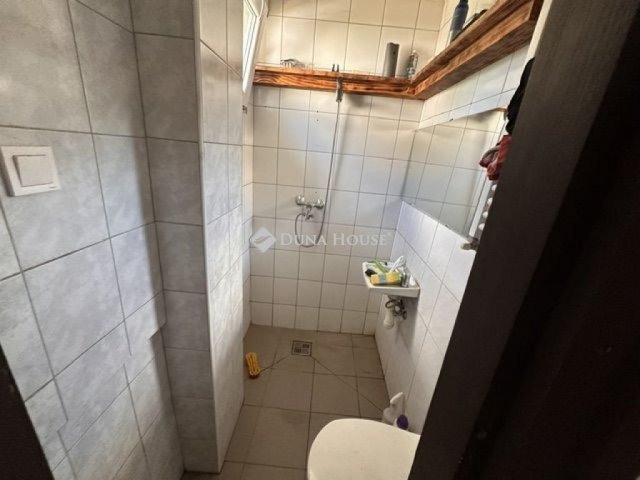 Eladó családi ház, Csákváron 40 M Ft, 4 szobás
