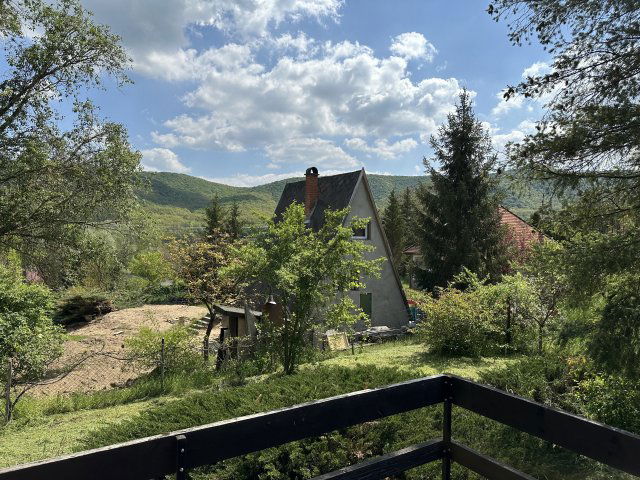 Eladó nyaraló, Esztergomban 34.5 M Ft, 2 szobás