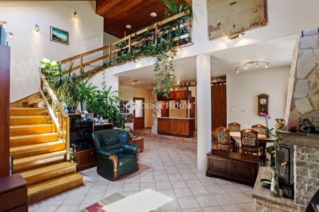 Eladó ikerház, Érden 169 M Ft, 7 szobás / költözzbe.hu