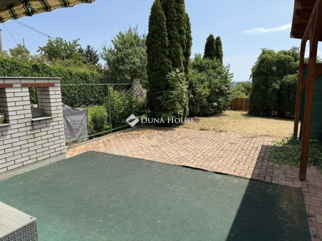 Eladó téglalakás, Pécsett 114.9 M Ft, 4 szobás