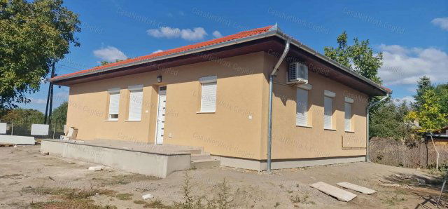 Eladó családi ház, Cegléden 85 M Ft, 5 szobás