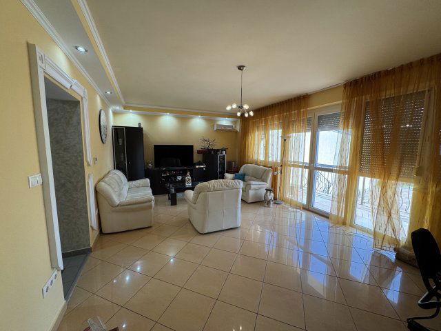 Eladó családi ház, Egerben 159 M Ft, 4+1 szobás