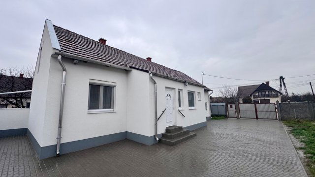 Kiadó családi ház, albérlet, Székesfehérvárott, Gödör utcában