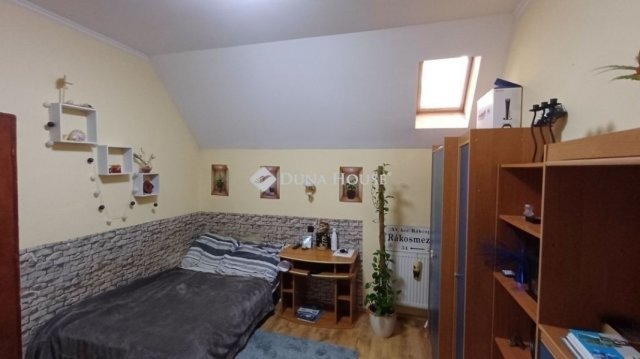 Eladó családi ház, Budapesten, XV. kerületben 145 M Ft, 6 szobás