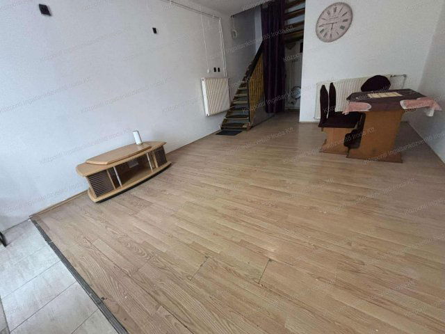 Kiadó sorház, albérlet, Tatabányán 140 E Ft / hó, 2 szobás