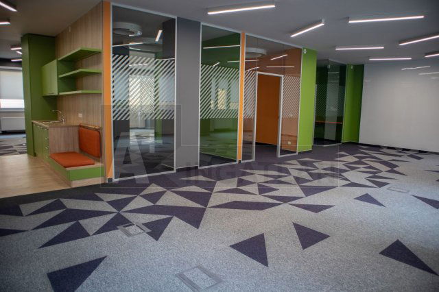 Kiadó iroda, Szegeden 1300 E Ft / hó, 1 szobás