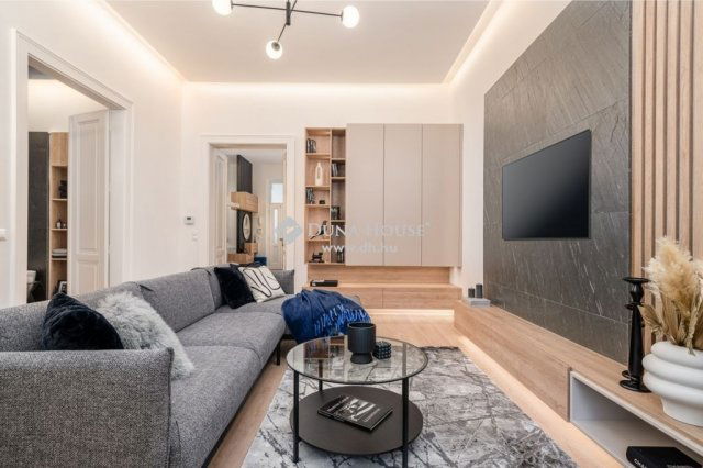 Eladó téglalakás, Budapesten, II. kerületben 164 M Ft, 2 szobás