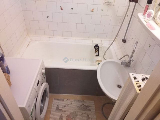 Eladó panellakás, Budapesten, III. kerületben 62.9 M Ft, 2 szobás