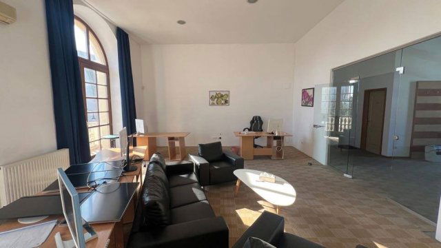 Eladó téglalakás, Baján 105 M Ft, 4 szobás