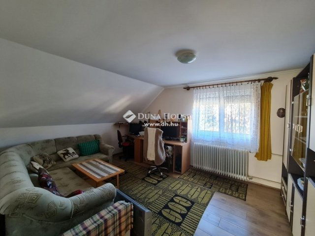 Eladó családi ház, Százhalombattán 127 M Ft, 5 szobás