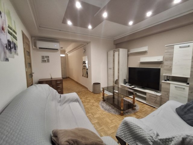 Kiadó téglalakás, albérlet, Nyíregyházán, Hősök terén