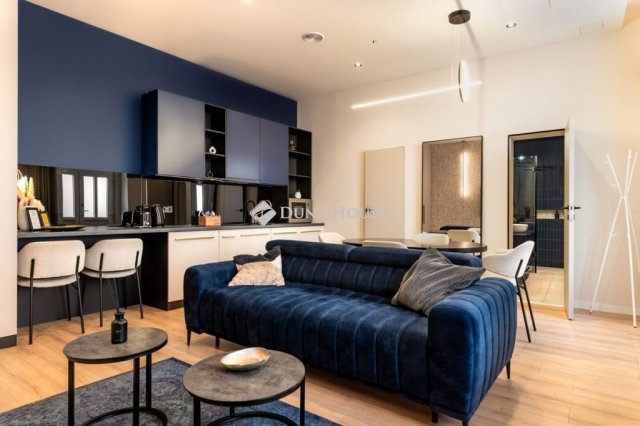 Eladó téglalakás, Budapesten, VI. kerületben 69 M Ft, 2 szobás