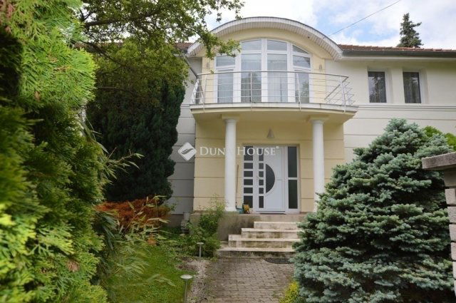 Eladó családi ház, Budapesten, II. kerületben 320 M Ft, 7 szobás