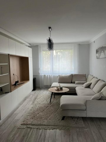 Kiadó panellakás, albérlet, Komáromban 250 E Ft / hó