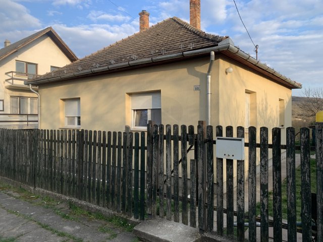 Eladó családi ház, Biatorbágyon 105 M Ft, 3 szobás