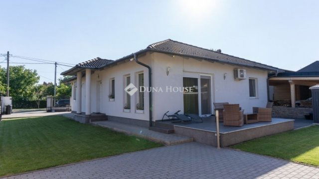 Eladó családi ház, Budapesten, XVIII. kerületben 169.99 M Ft