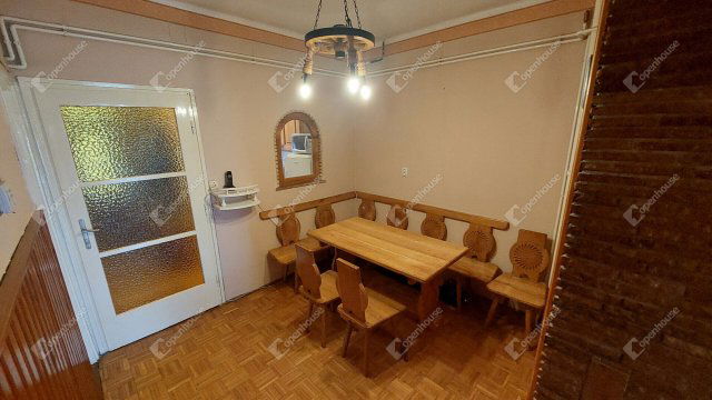 Eladó családi ház, Oroszlányban 48.99 M Ft, 3 szobás