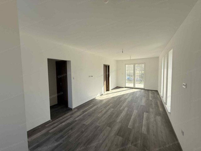 Eladó családi ház, Környén 72.9 M Ft, 2+1 szobás