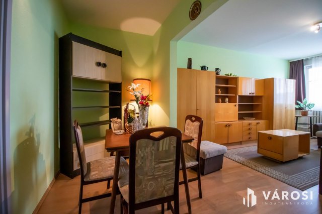 Eladó panellakás, Székesfehérvárott 56 M Ft, 2 szobás