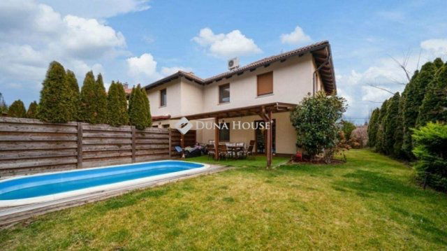 Eladó ikerház, Gödöllőn 150 M Ft, 4 szobás