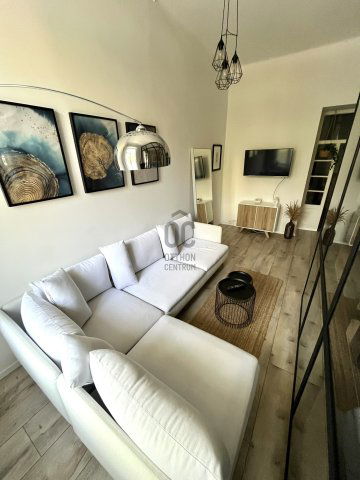 Eladó téglalakás, Budapesten, IX. kerületben 77.2 M Ft, 1 szobás