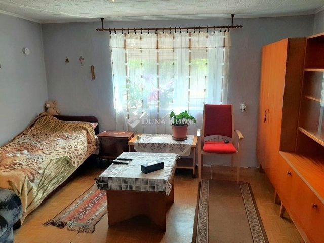 Eladó családi ház, Kecskeméten 22.7 M Ft, 2 szobás