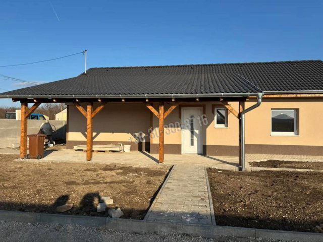 Eladó családi ház, Daruszentmiklóson 27.3 M Ft, 2 szobás