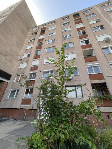 Eladó panellakás, Veszprémben 42.35 M Ft, 2 szobás