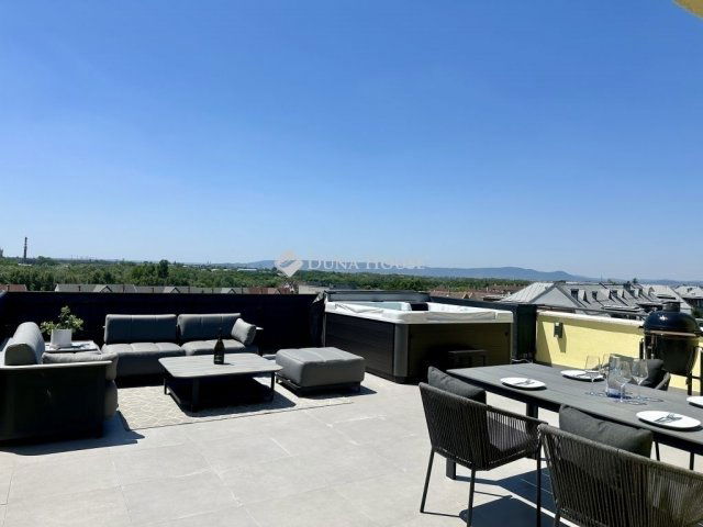 Eladó téglalakás, Budapesten, XVI. kerületben 180 M Ft, 3 szobás