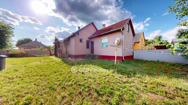 Eladó családi ház, Geszteréden 17.8 M Ft, 3 szobás