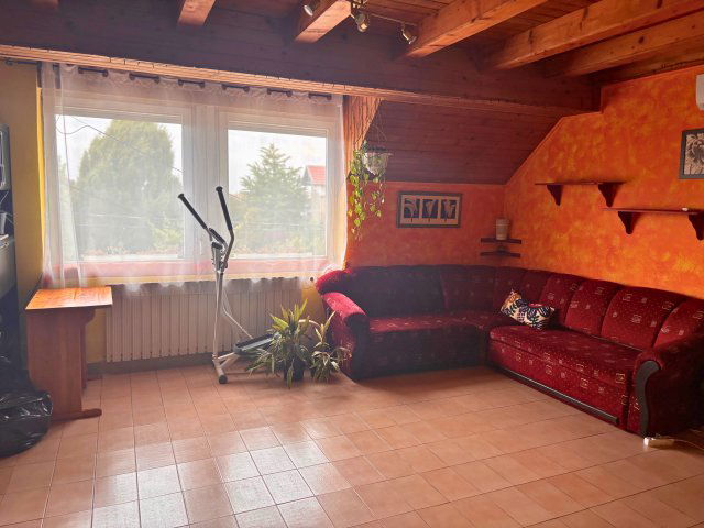 Eladó családi ház, Pomázon 235 M Ft, 9 szobás