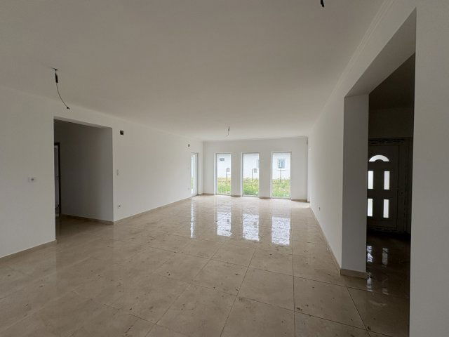 Eladó családi ház, Ráckevén 89.9 M Ft, 5 szobás
