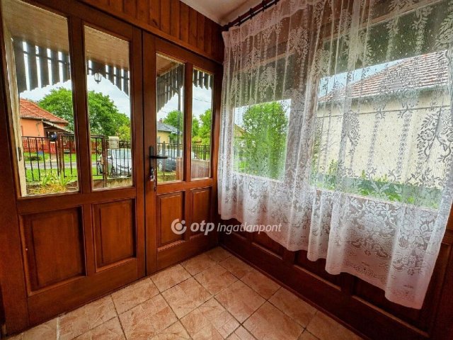 Eladó családi ház, Tiszaföldváron 55 M Ft, 3+1 szobás