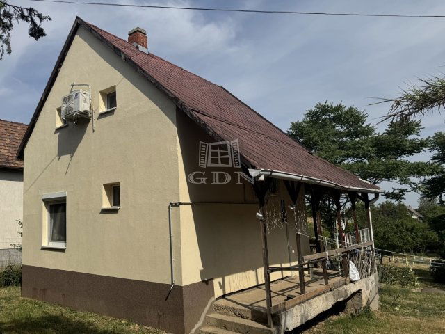 Eladó családi ház, Pákozdon 34.9 M Ft, 2 szobás