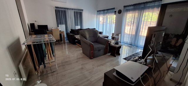 Eladó családi ház, Pócsmegyeren 99.9 M Ft, 3 szobás