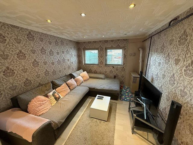 Eladó családi ház, Szentendrén 48.9 M Ft, 2 szobás