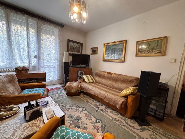 Kiadó téglalakás, albérlet, Pécsett, Lokomotív utcában