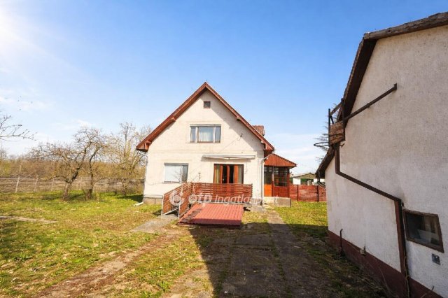 Kiadó családi ház, albérlet, Kismarján 900 E Ft / hó, 3 szobás