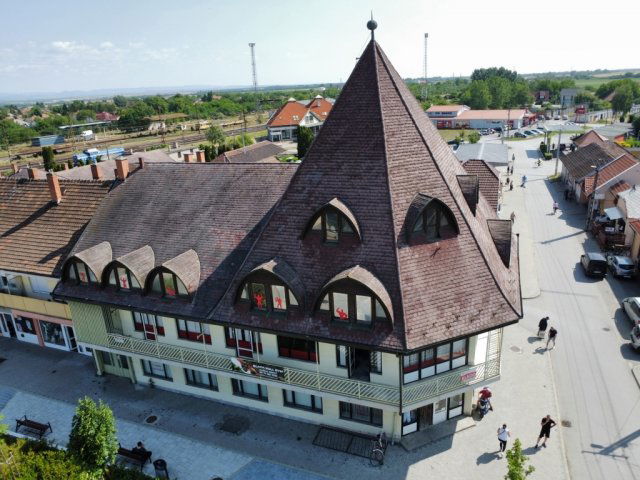 Eladó üzlethelyiség, Füzesabonyban 149.9 M Ft
