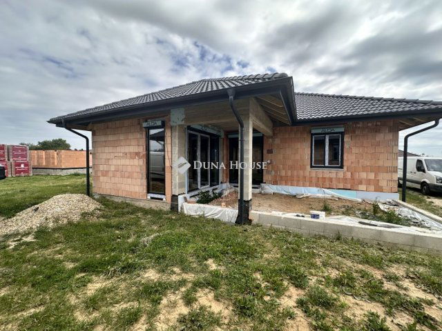 Eladó családi ház, Szombathelyen 97 M Ft, 4 szobás