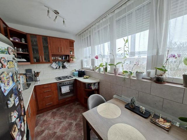 Eladó panellakás, Budapesten, XVI. kerületben, Jókai Mór utcában