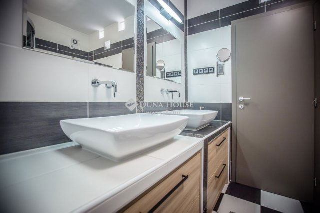 Eladó téglalakás, Budapesten, XI. kerületben 117 M Ft, 2 szobás