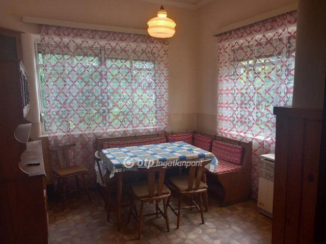 Eladó családi ház, Mikepércsen 51.9 M Ft, 2 szobás