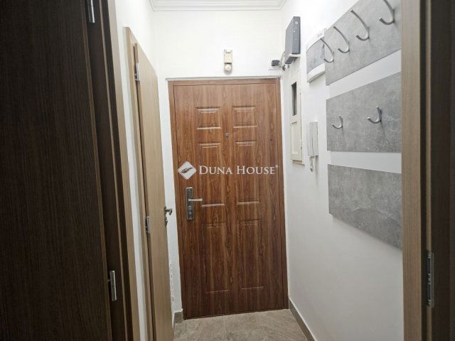 Kiadó téglalakás, albérlet, Debrecenben 280 E Ft / hó, 4 szobás