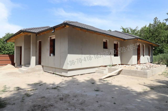 Eladó családi ház, Szigetszentmiklóson 129 M Ft, 5 szobás