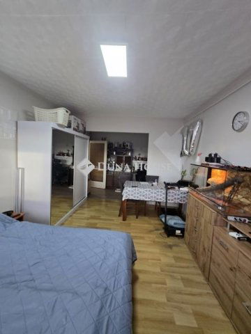 Eladó panellakás, Pétfürdőn 34.9 M Ft, 2 szobás