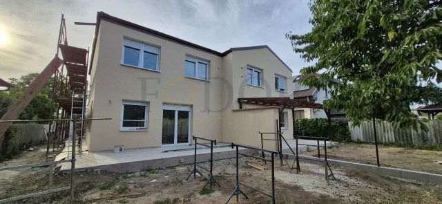 Eladó ikerház, Budapesten, XVIII. kerületben 149 M Ft, 4 szobás