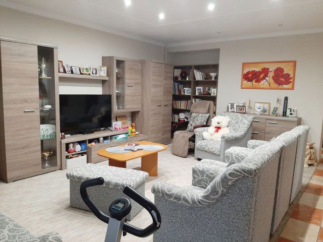 Kiadó családi ház, albérlet, Debrecenben 600 E Ft / hó