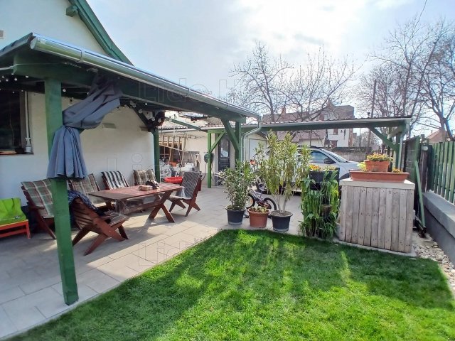 Eladó családi ház, Győrött 97.9 M Ft, 4+1 szobás