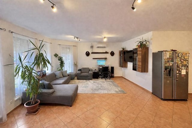 Eladó ikerház, Dunakeszin 159.9 M Ft, 4 szobás